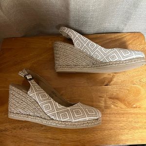 Bass & Co wedge shoes, size 9